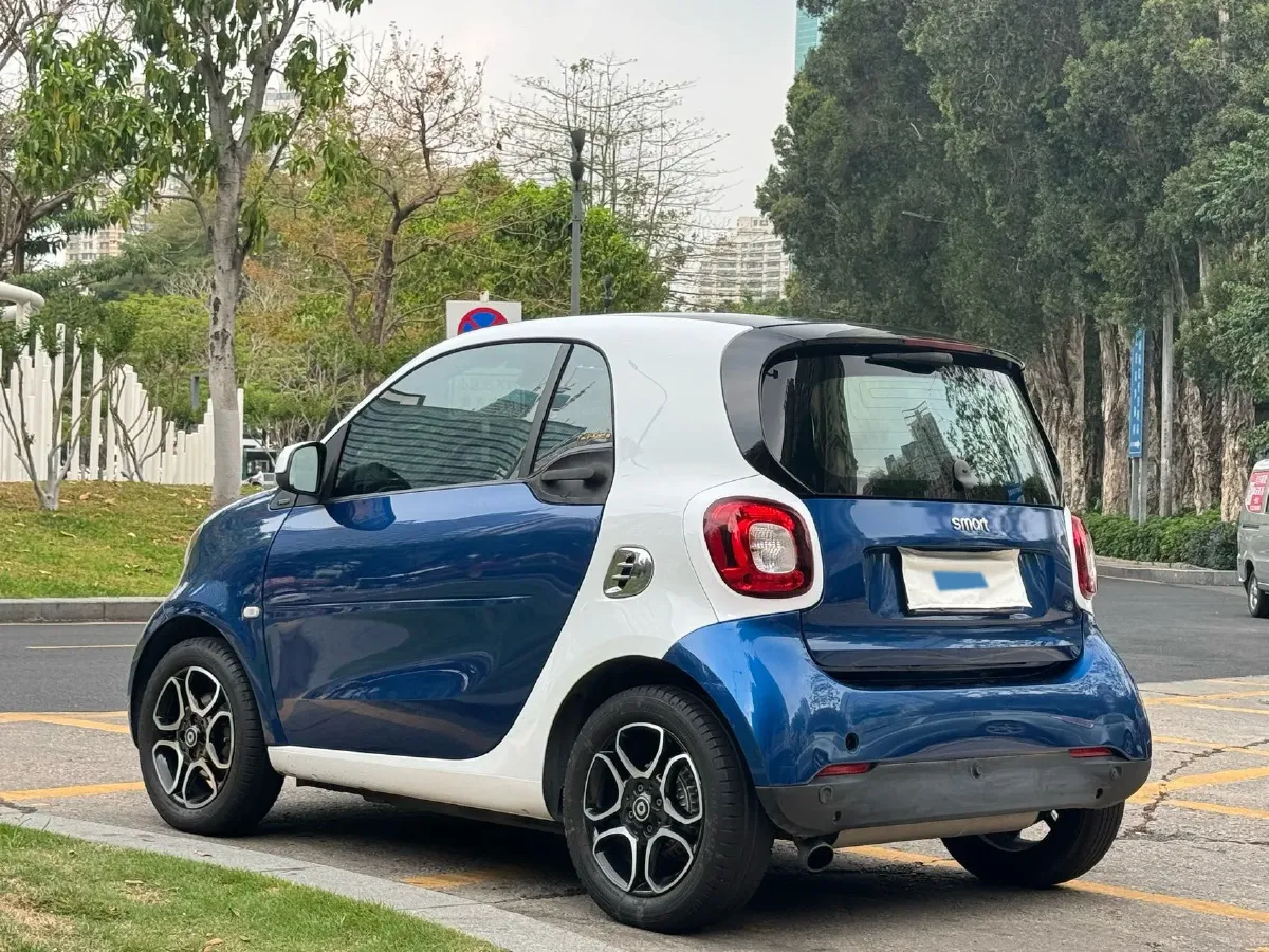 2019 Smart smart fortwo 0.9T 90HP L3 6DCT,autocango,china used car exporter,china ev exporter,chinese used car exporter,chinese used ev exporter