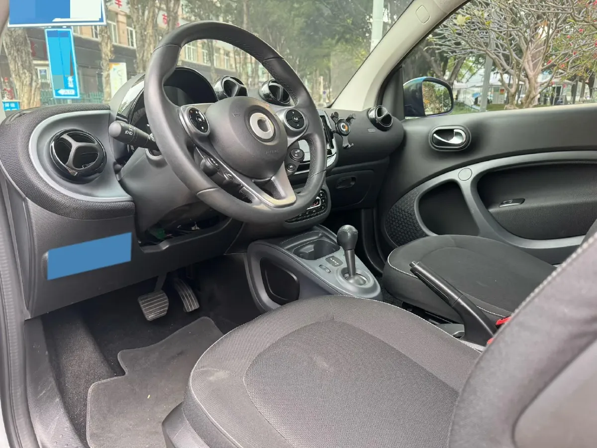 2019 Smart smart fortwo 0.9T 90HP L3 6DCT,autocango,china used car exporter,china ev exporter,chinese used car exporter,chinese used ev exporter