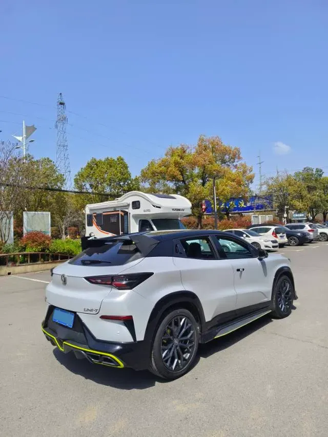 2022 ChangAn UNI-T 1.5T 188HP L4 7DCT,autocango,china used car exporter,china ev exporter,chinese used car exporter,chinese used ev exporter