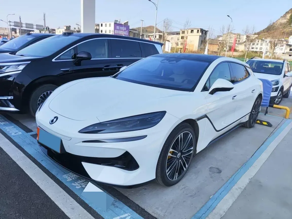 2024 Denza DenzaZ9GT 2.0T 207HP L4 E-CVT PHEV 38.5KWH,autocango,china used car exporter,china ev exporter,chinese used car exporter,chinese used ev exporter