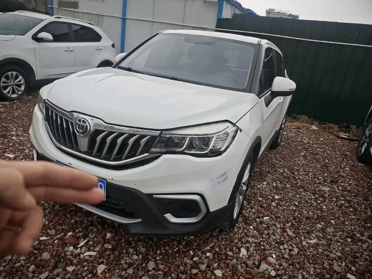 2020 Brilliance Auto V3 1.6L 118HP L4 5MT,autocango,china used car exporter,china ev exporter,chinese used car exporter,chinese used ev exporter