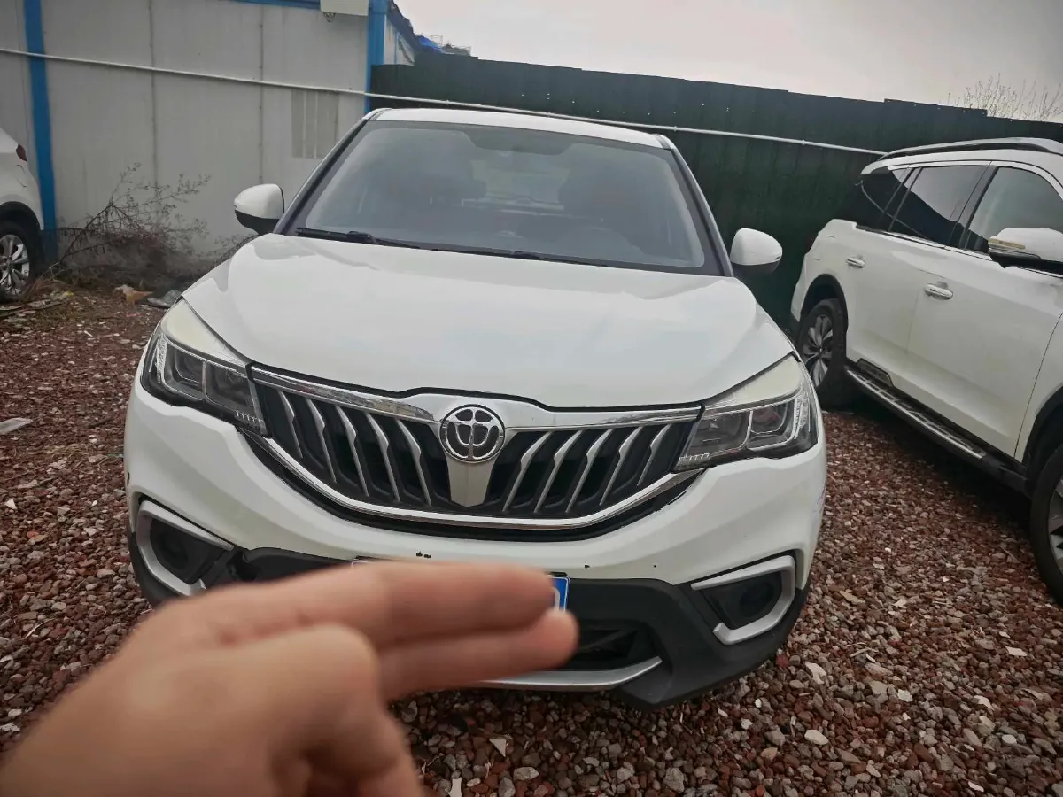 2020 Brilliance Auto V3 1.6L 118HP L4 5MT,autocango,china used car exporter,china ev exporter,chinese used car exporter,chinese used ev exporter