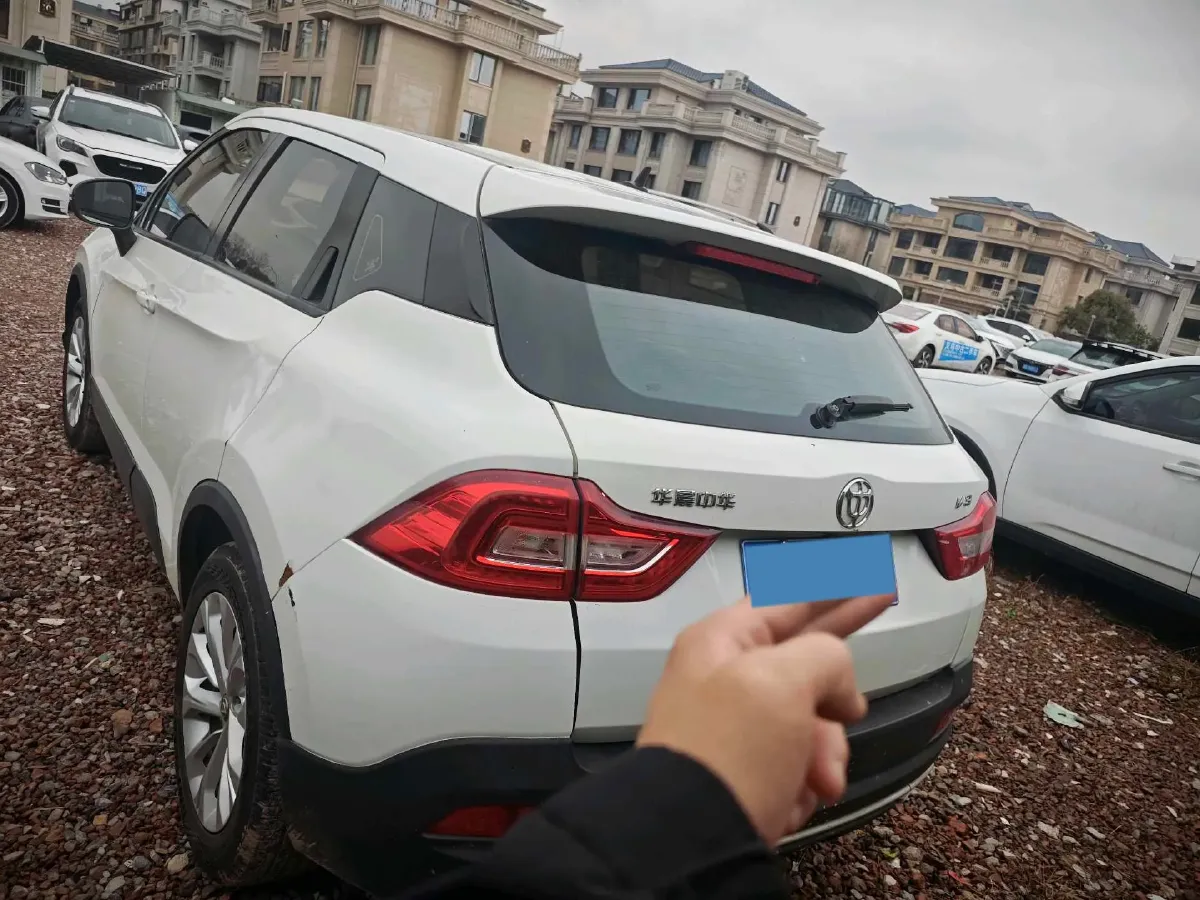 2020 Brilliance Auto V3 1.6L 118HP L4 5MT,autocango,china used car exporter,china ev exporter,chinese used car exporter,chinese used ev exporter