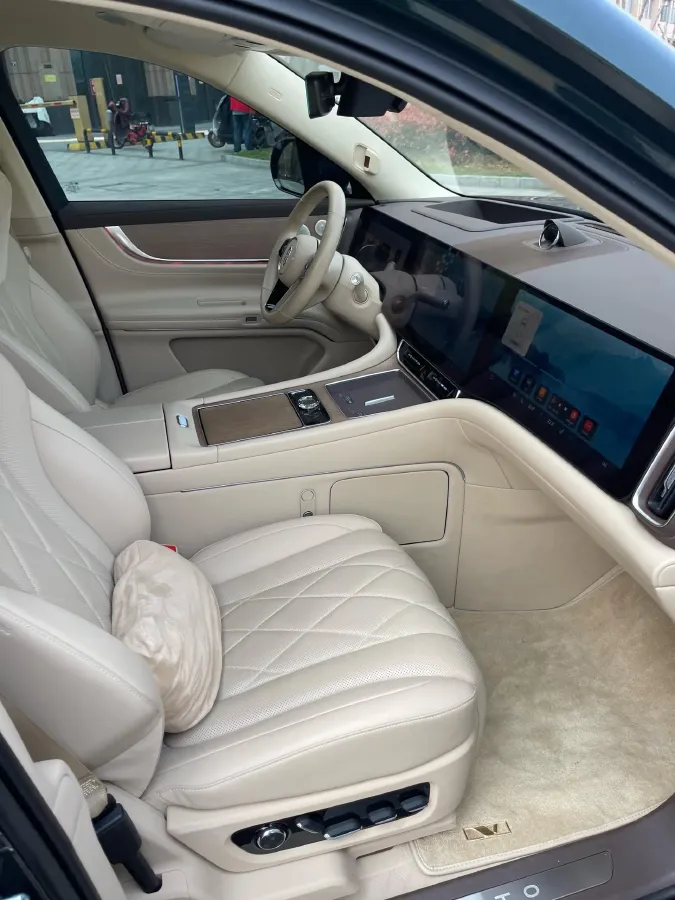 2024 AITO AITO M9 1.5T 152HP L4 REEV 42KWH,autocango,china used car exporter,china ev exporter,chinese used car exporter,chinese used ev exporter