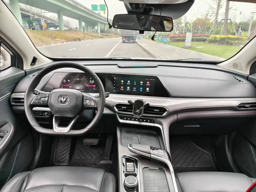 2020 ChangAn UNI-T 1.5T 180HP L4 7DCT,autocango,china used car exporter,china ev exporter,chinese used car exporter,chinese used ev exporter