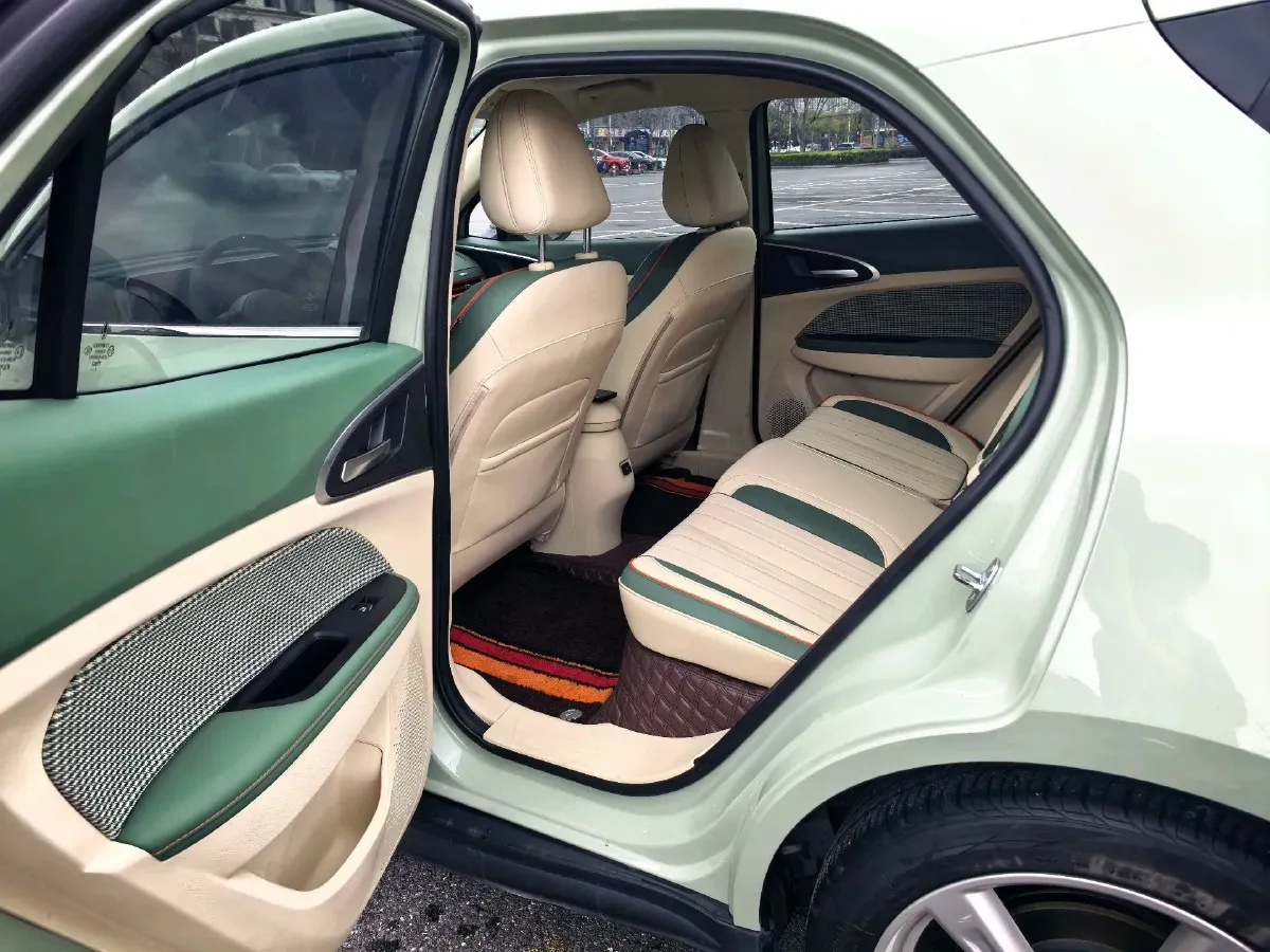 2022 ChangAn CS75 Plus 1.5T 178HP L4 6AT,autocango,china used car exporter,china ev exporter,chinese used car exporter,chinese used ev exporter