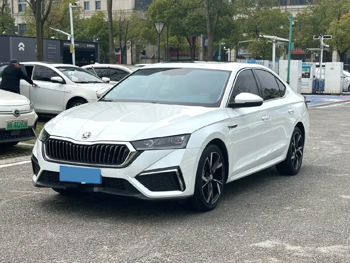 2023 Skoda Octavia 1.4T 150HP L4 7DCT,autocango,china used car exporter,china ev exporter,chinese used car exporter,chinese used ev exporter
