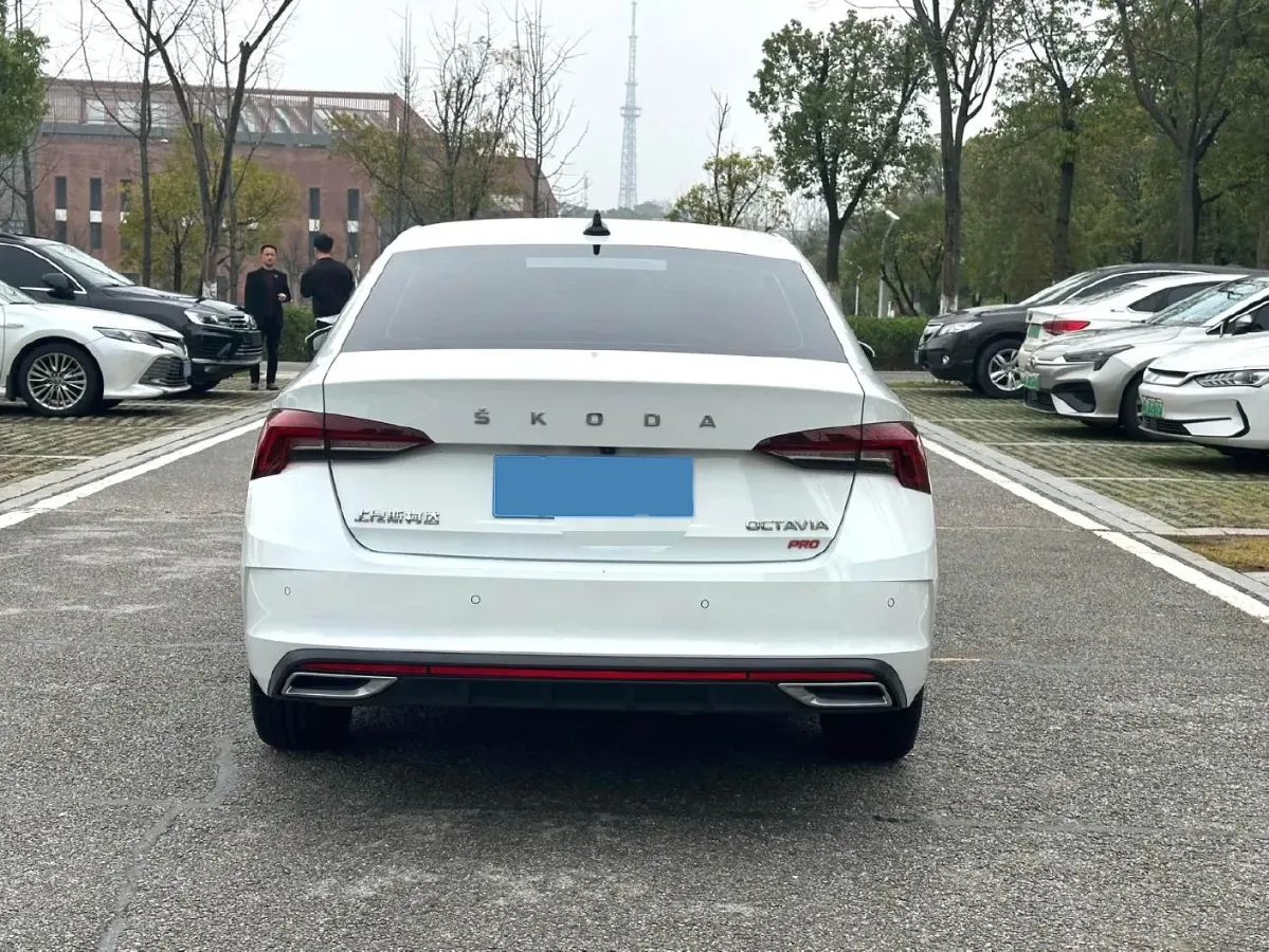 2023 Skoda Octavia 1.4T 150HP L4 7DCT,autocango,china used car exporter,china ev exporter,chinese used car exporter,chinese used ev exporter
