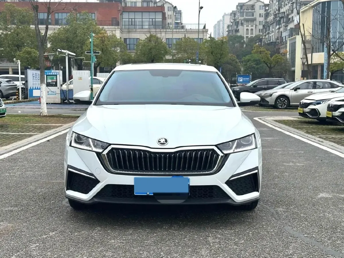 2023 Skoda Octavia 1.4T 150HP L4 7DCT,autocango,china used car exporter,china ev exporter,chinese used car exporter,chinese used ev exporter