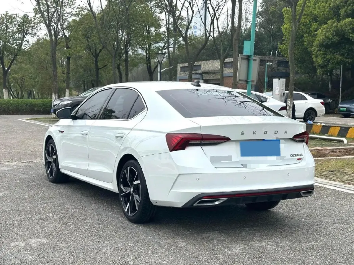2023 Skoda Octavia 1.4T 150HP L4 7DCT,autocango,china used car exporter,china ev exporter,chinese used car exporter,chinese used ev exporter