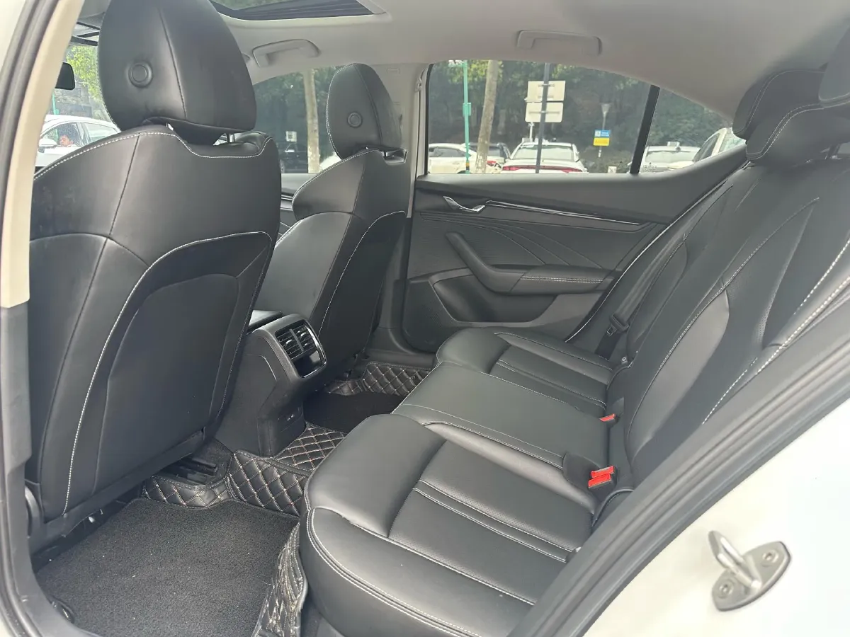 2023 Skoda Octavia 1.4T 150HP L4 7DCT,autocango,china used car exporter,china ev exporter,chinese used car exporter,chinese used ev exporter