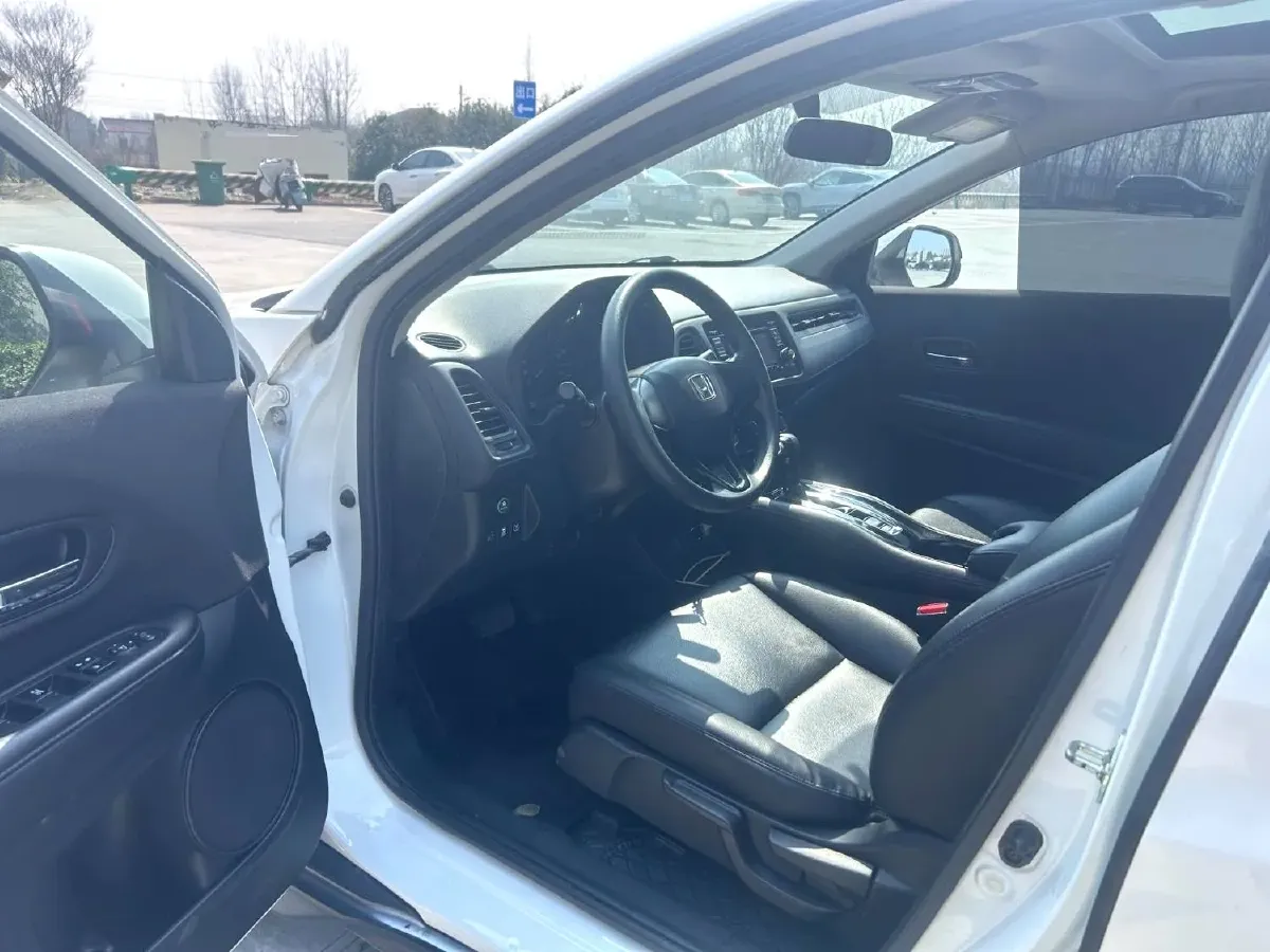 2020 Honda Vezel 1.5L 131HP L4 CVT,autocango,china used car exporter,china ev exporter,chinese used car exporter,chinese used ev exporter