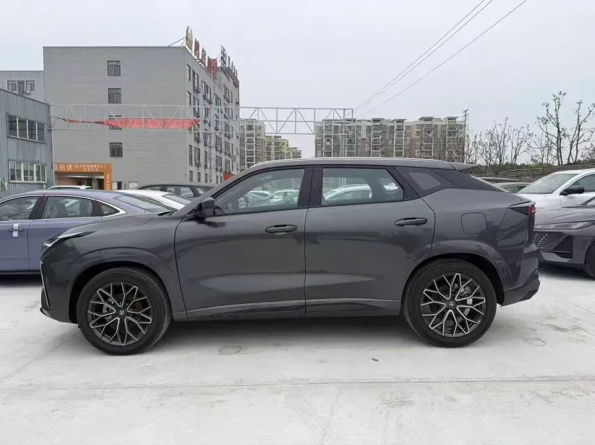 2025 ChangAn UNI-Z 1.5L 98HP L4 E-CVT PHEV,autocango,china used car exporter,china ev exporter,chinese used car exporter,chinese used ev exporter