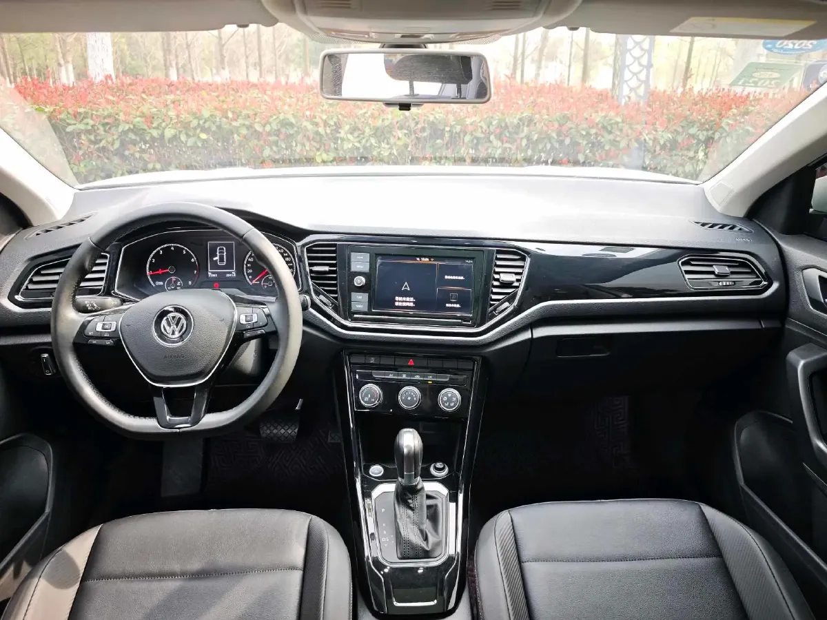 2019 Volkswagen T-Roc 1.4T 150HP L4 7DCT,autocango,china used car exporter,china ev exporter,chinese used car exporter,chinese used ev exporter