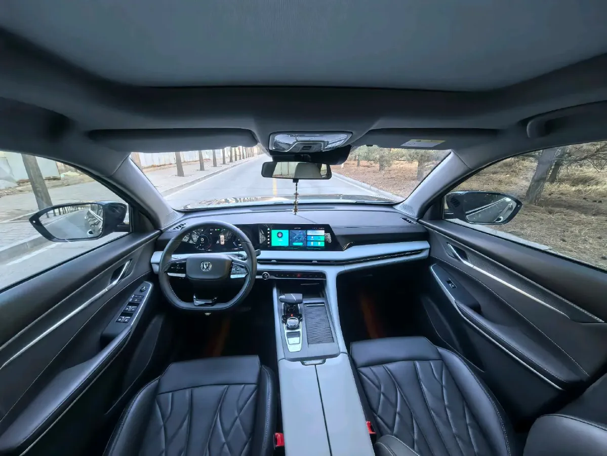 2024 ChangAn CS75 Plus 1.5T 188HP L4 8AT,autocango,china used car exporter,china ev exporter,chinese used car exporter,chinese used ev exporter