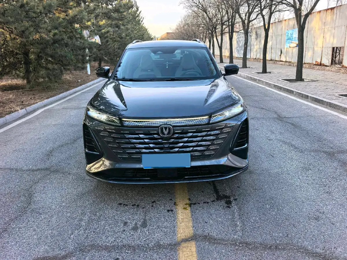 2024 ChangAn CS75 Plus 1.5T 188HP L4 8AT,autocango,china used car exporter,china ev exporter,chinese used car exporter,chinese used ev exporter