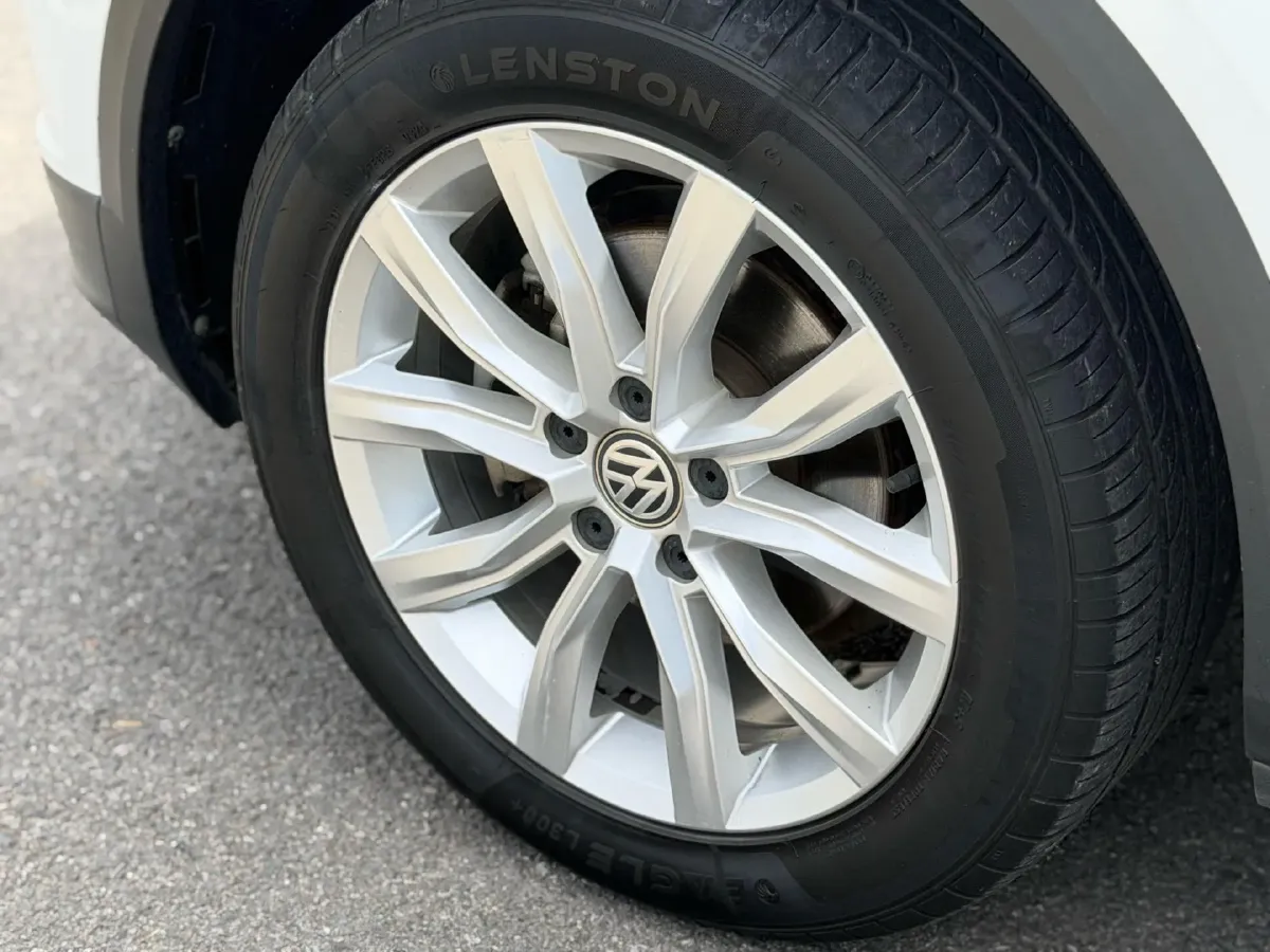 2020 Volkswagen T-Roc 1.4T 131HP L4 7DCT,autocango,china used car exporter,china ev exporter,chinese used car exporter,chinese used ev exporter