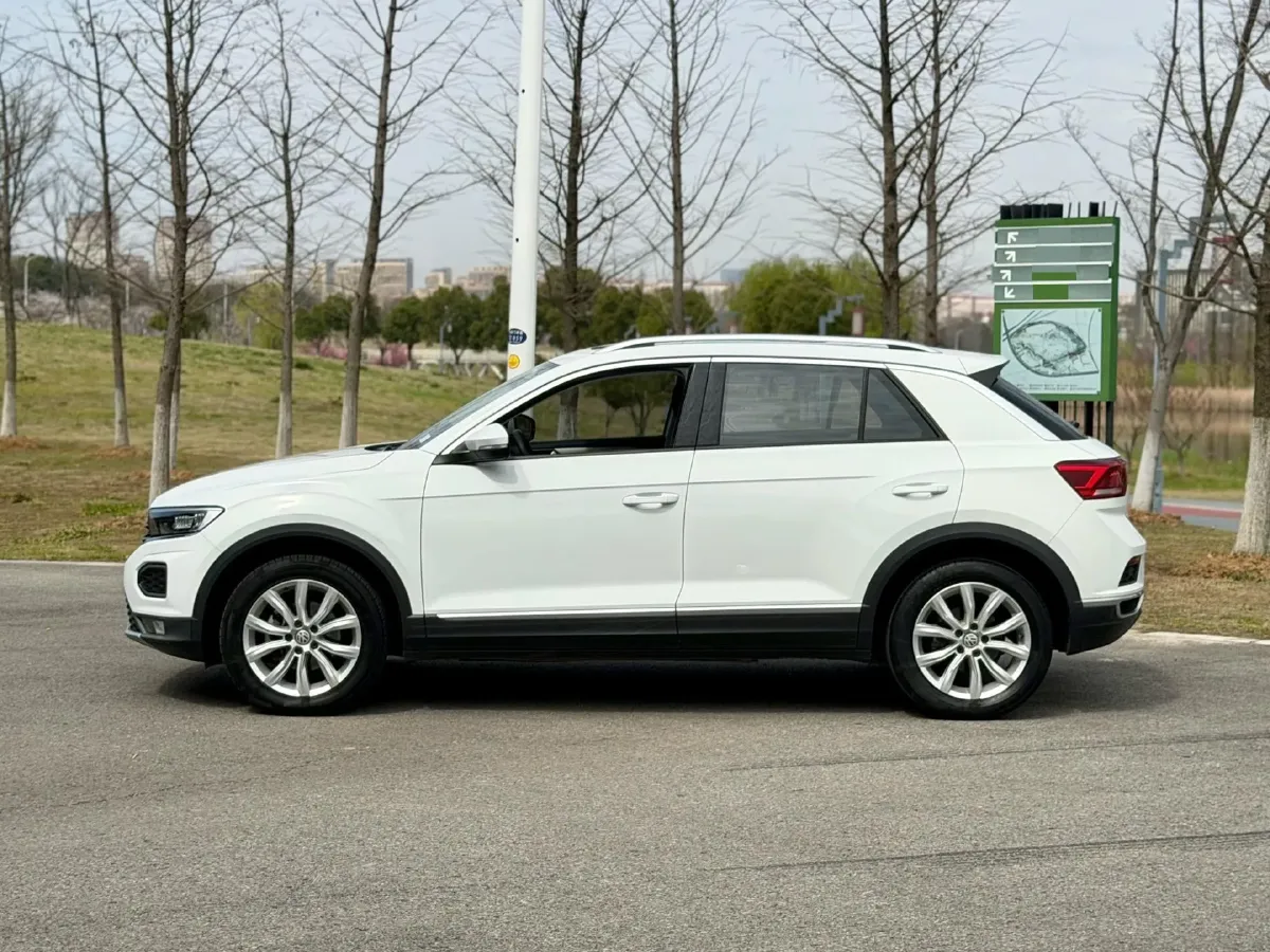 2020 Volkswagen T-Roc 1.4T 131HP L4 7DCT,autocango,china used car exporter,china ev exporter,chinese used car exporter,chinese used ev exporter