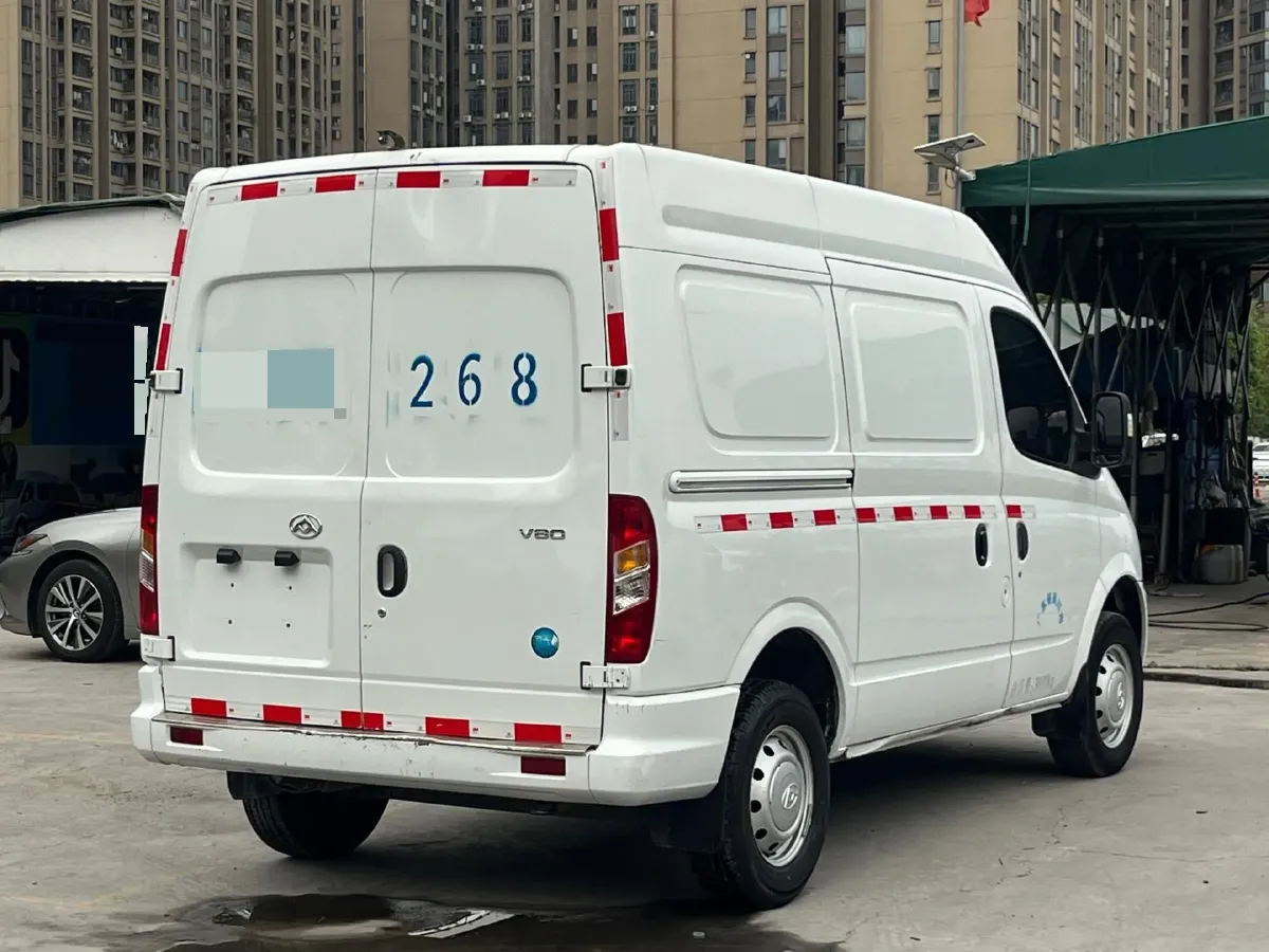 2021 MAXUS XinTu V80 2.0T 127HP L4 6MT,autocango,china used car exporter,china ev exporter,chinese used car exporter,chinese used ev exporter