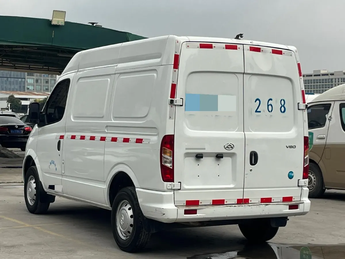 2021 MAXUS XinTu V80 2.0T 127HP L4 6MT,autocango,china used car exporter,china ev exporter,chinese used car exporter,chinese used ev exporter