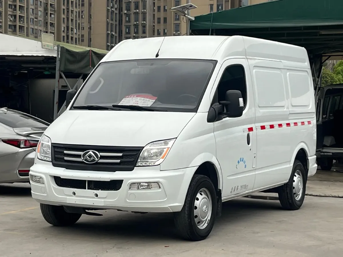2021 MAXUS XinTu V80 2.0T 127HP L4 6MT,autocango,china used car exporter,china ev exporter,chinese used car exporter,chinese used ev exporter
