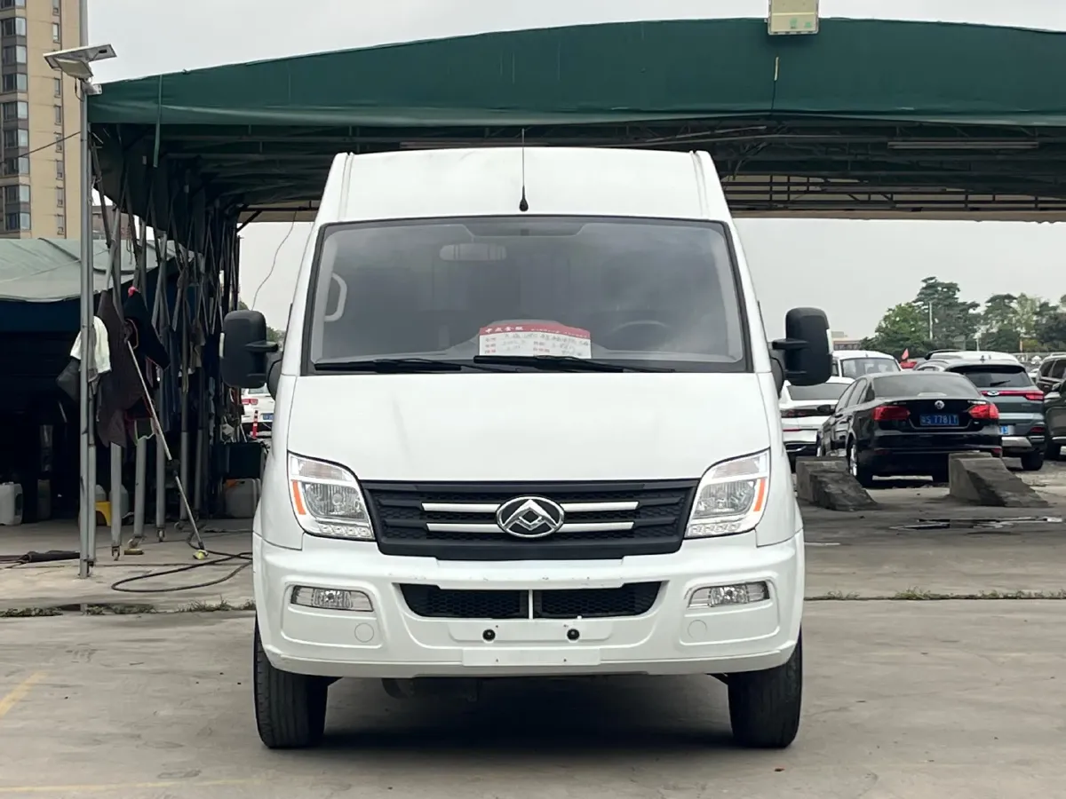 2021 MAXUS XinTu V80 2.0T 127HP L4 6MT,autocango,china used car exporter,china ev exporter,chinese used car exporter,chinese used ev exporter