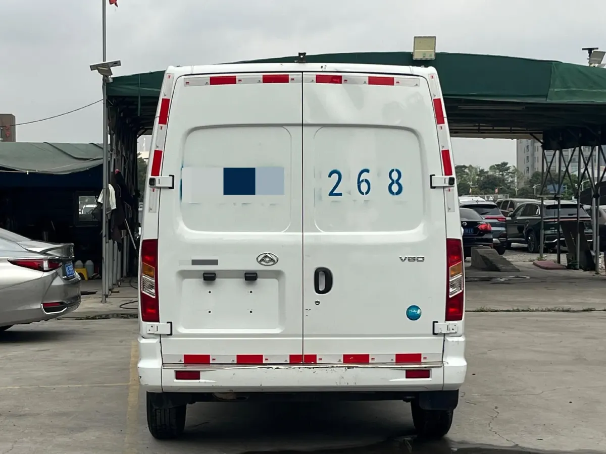 2021 MAXUS XinTu V80 2.0T 127HP L4 6MT,autocango,china used car exporter,china ev exporter,chinese used car exporter,chinese used ev exporter