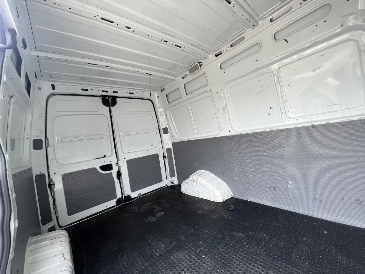 2021 MAXUS XinTu V80 2.0T 127HP L4 6MT,autocango,china used car exporter,china ev exporter,chinese used car exporter,chinese used ev exporter