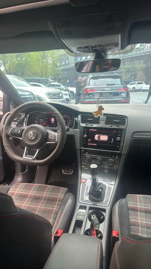 2018 Volkswagen GolfGTI 2.0T 220HP L4 7DCT,autocango,china used car exporter,china ev exporter,chinese used car exporter,chinese used ev exporter