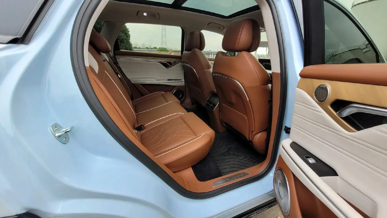 2024 Voyah FREE 1.5T 150HP L4 REEV 39.2KWH,autocango,china used car exporter,china ev exporter,chinese used car exporter,chinese used ev exporter