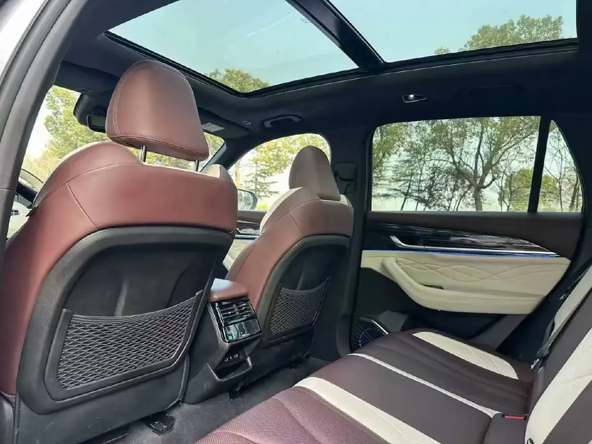 2021 Geely Monjaro 2.0T 218HP L4 7DCT,autocango,china used car exporter,china ev exporter,chinese used car exporter,chinese used ev exporter