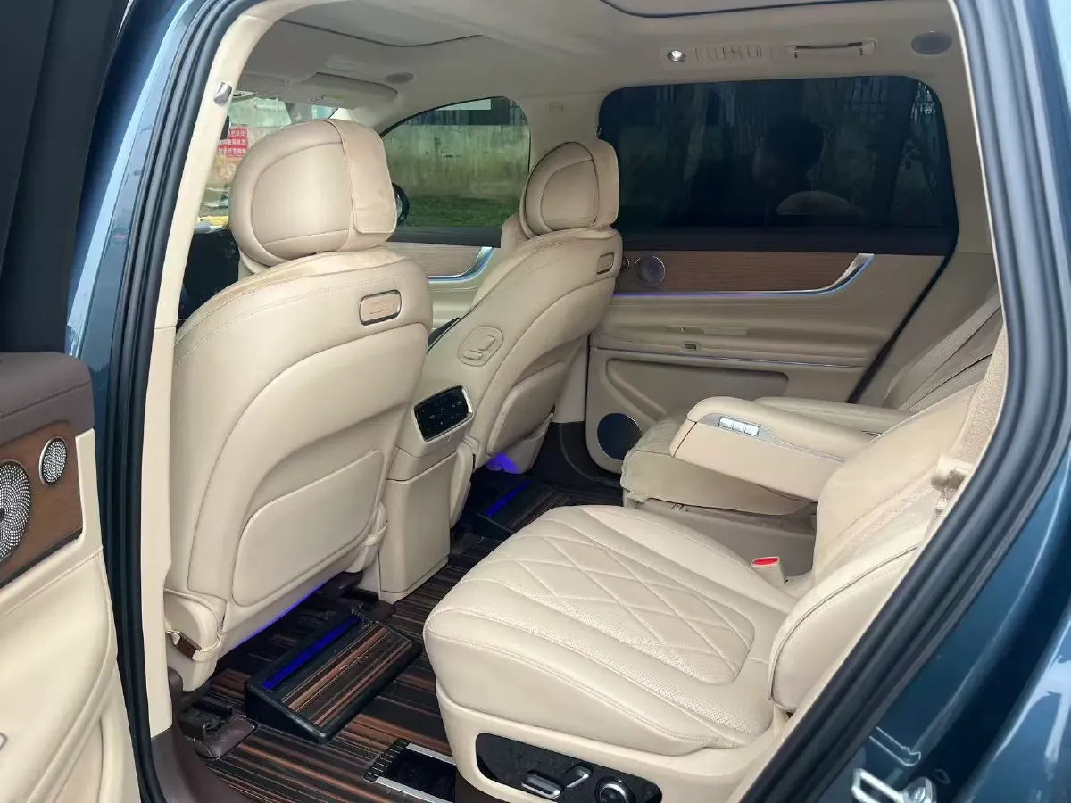 2024 AITO AITO M9 1.5T 152HP L4 REEV 42KWH,autocango,china used car exporter,china ev exporter,chinese used car exporter,chinese used ev exporter