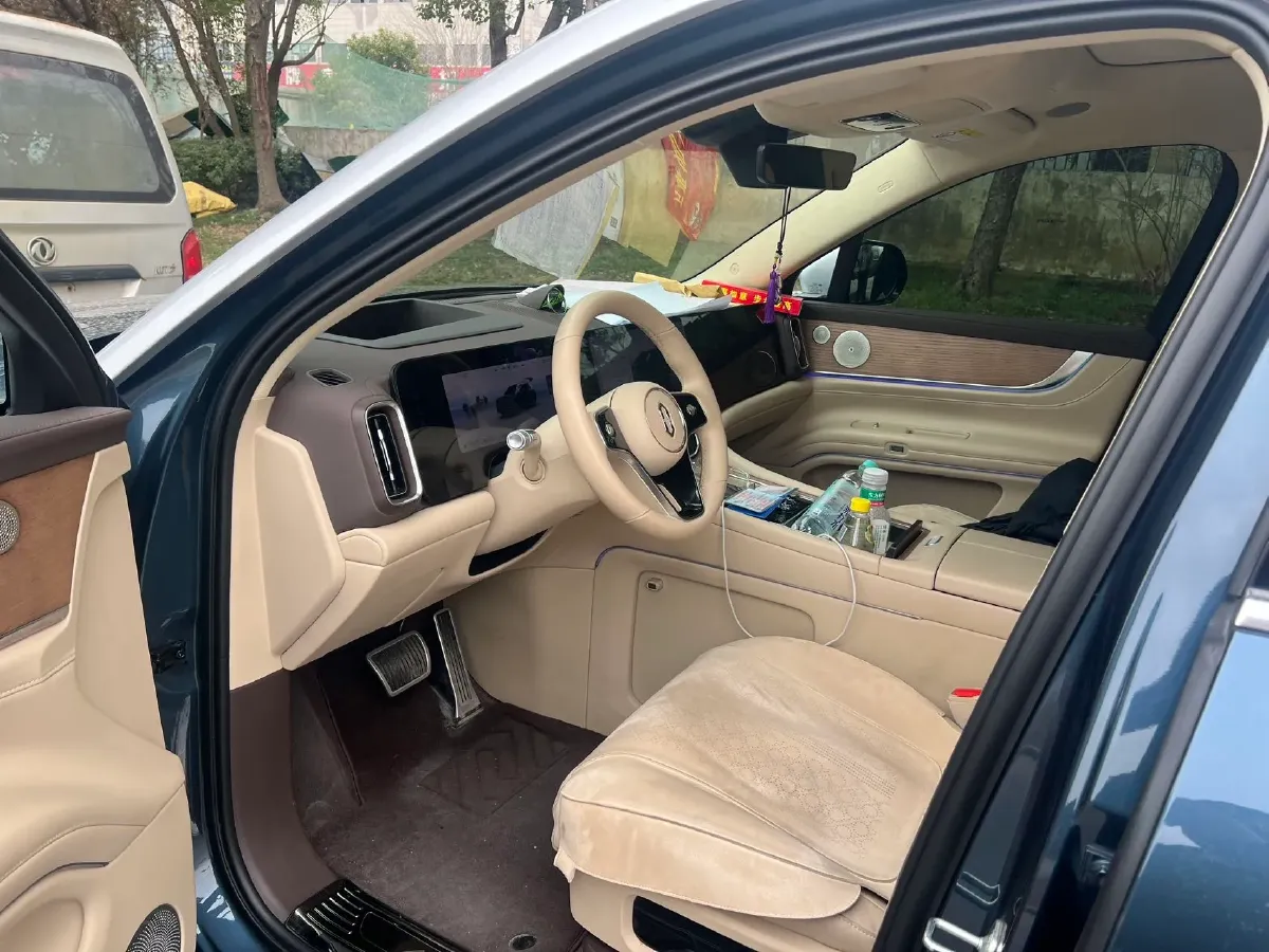 2024 AITO AITO M9 1.5T 152HP L4 REEV 42KWH,autocango,china used car exporter,china ev exporter,chinese used car exporter,chinese used ev exporter