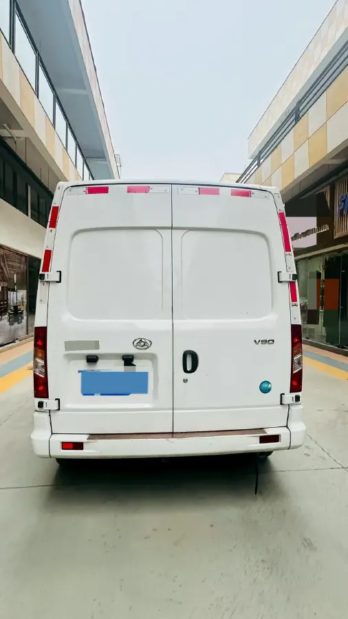 2021 MAXUS XinTu V80 2.0T 127HP L4 6MT,autocango,china used car exporter,china ev exporter,chinese used car exporter,chinese used ev exporter