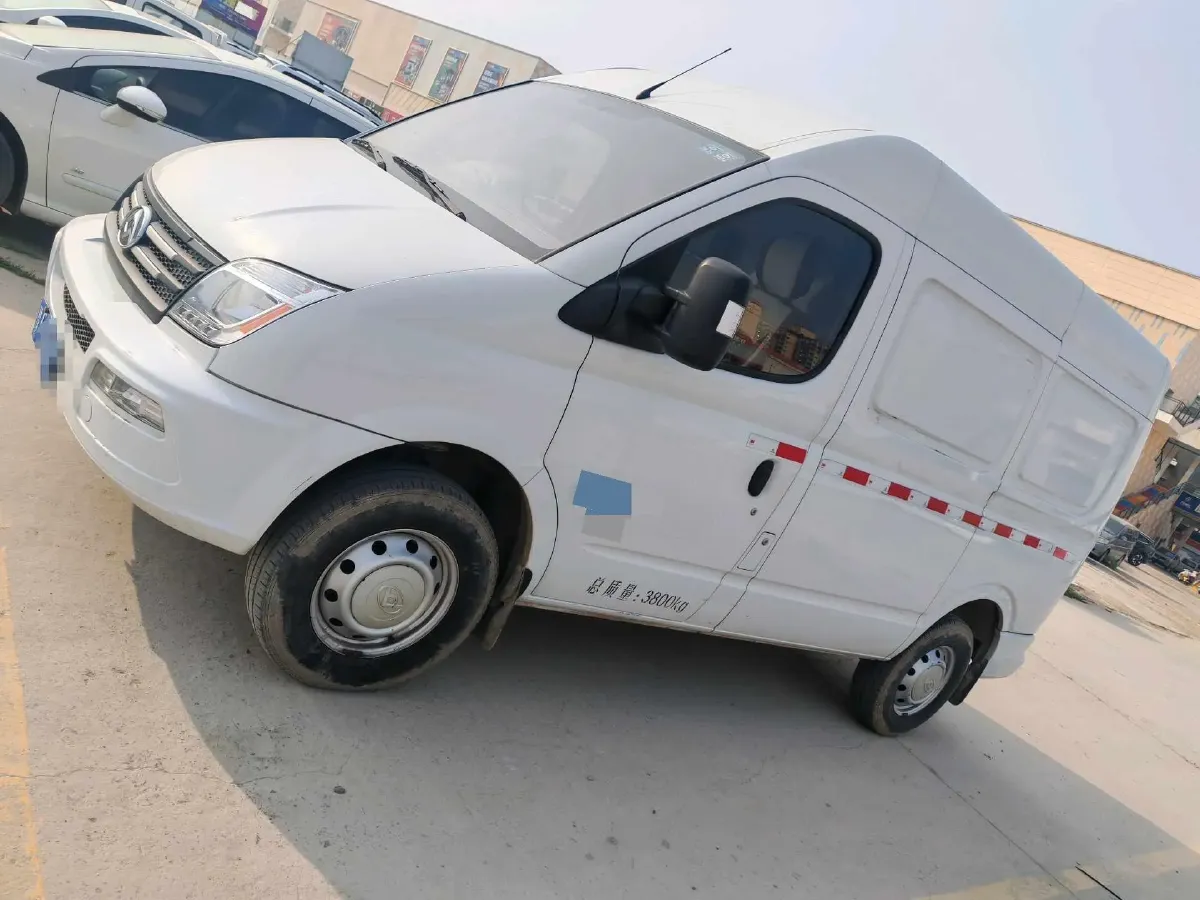 2021 MAXUS XinTu V80 2.0T 127HP L4 6MT,autocango,china used car exporter,china ev exporter,chinese used car exporter,chinese used ev exporter
