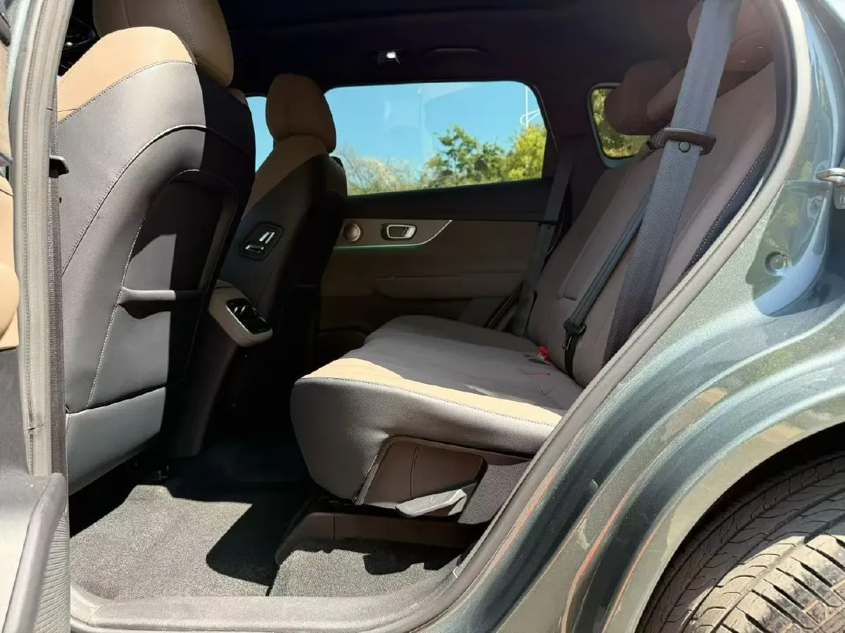 2025 Chery Tiggo 8 Plus 1.6T 197HP L4 7DCT,autocango,china used car exporter,china ev exporter,chinese used car exporter,chinese used ev exporter