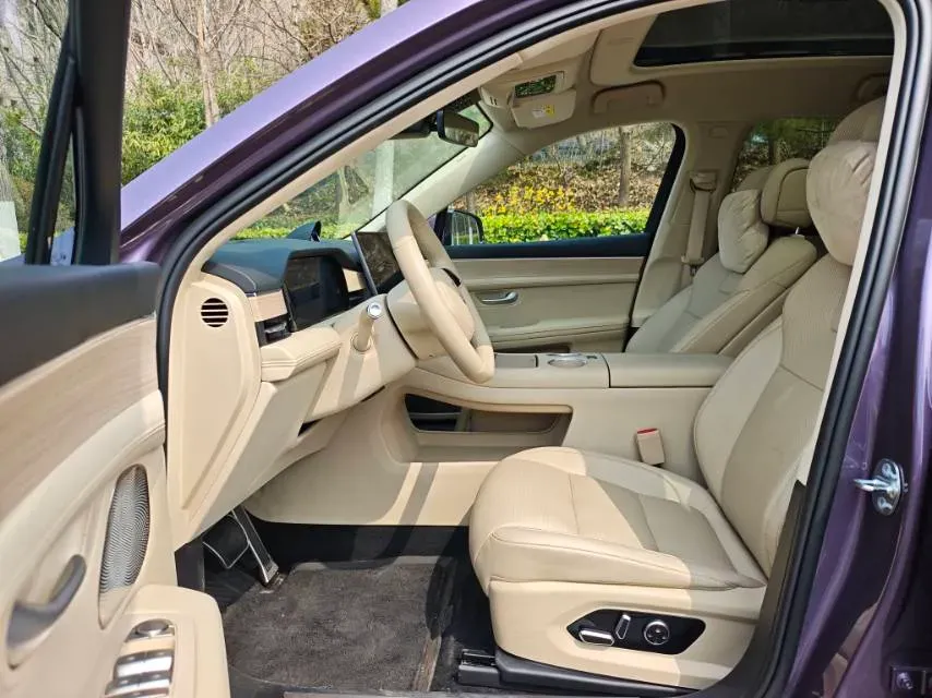 2025 AITO AITO M5 1.5T 152HP L4 REEV 42KWH,autocango,china used car exporter,china ev exporter,chinese used car exporter,chinese used ev exporter