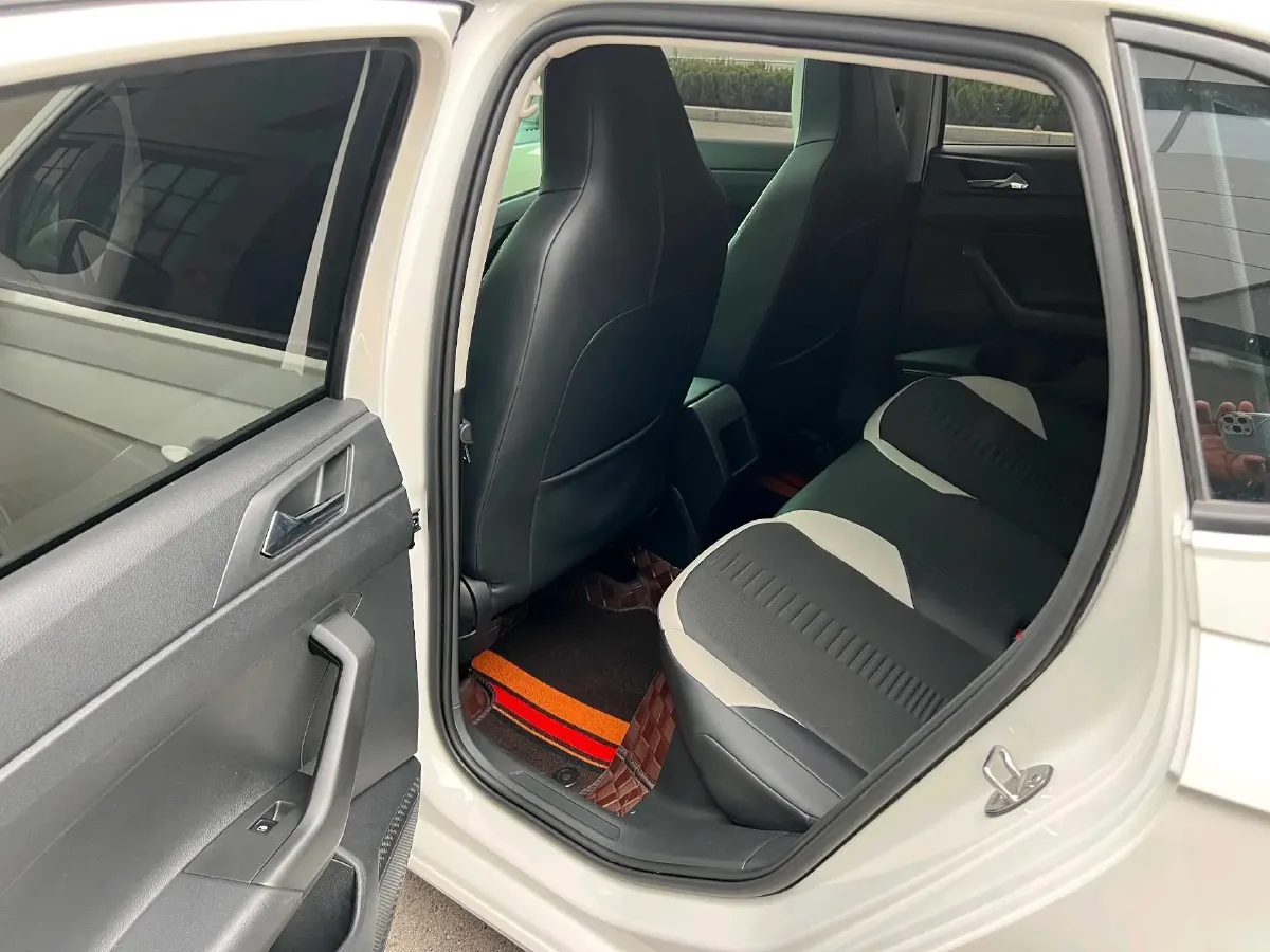 2021 Haval H6 1.5T 169HP L4 7DCT,autocango,china used car exporter,china ev exporter,chinese used car exporter,chinese used ev exporter