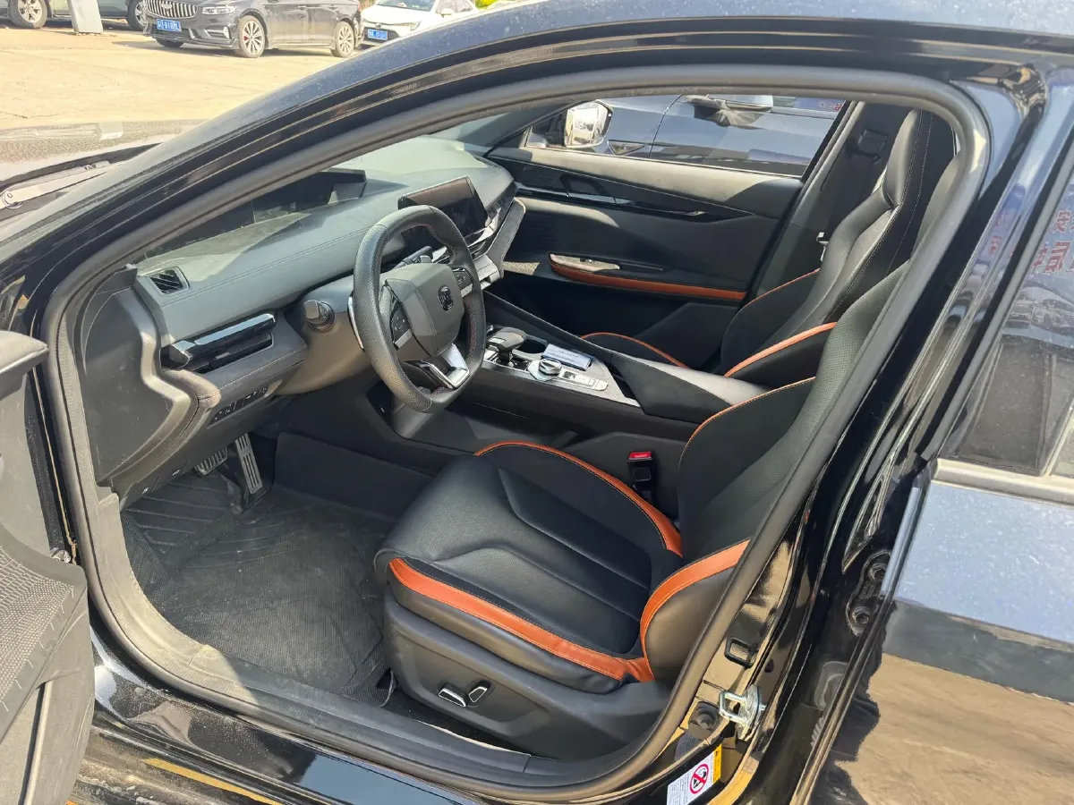 2023 ChangAn UNI-V 2.0T 233HP L4 8AT,autocango,china used car exporter,china ev exporter,chinese used car exporter,chinese used ev exporter