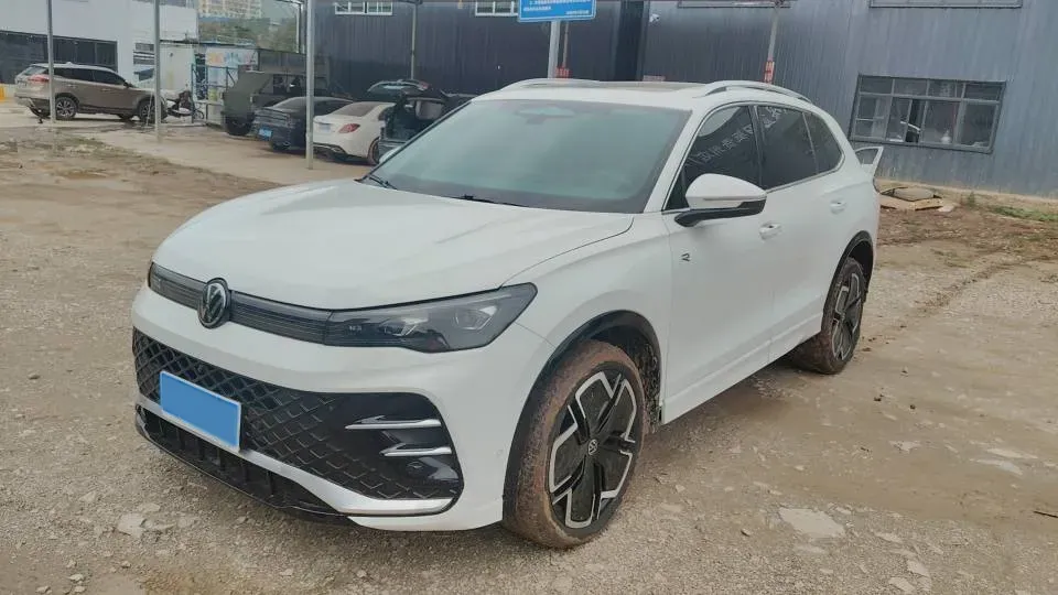 2024 Volkswagen Tiguan L 2.0T 186HP L4 7DCT,autocango,china used car exporter,china ev exporter,chinese used car exporter,chinese used ev exporter