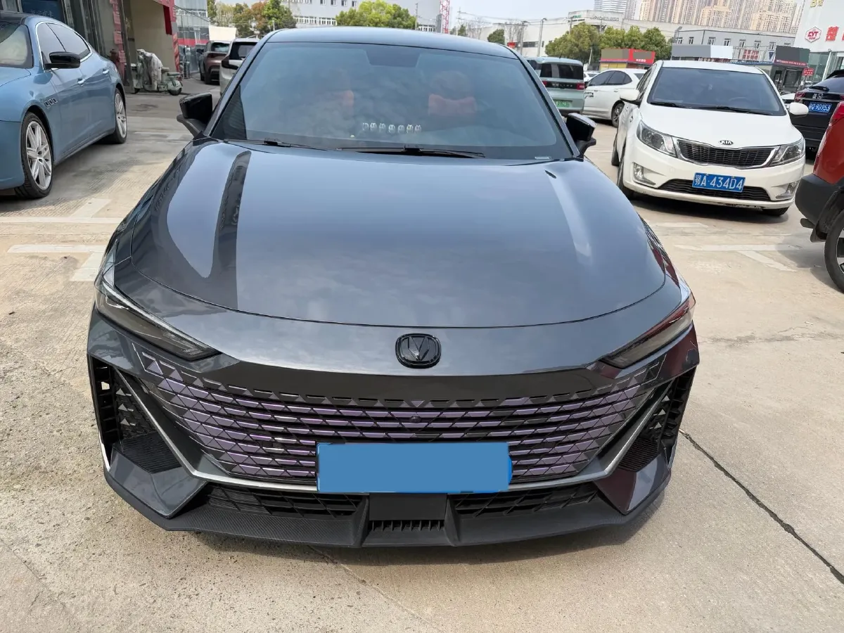 2022 ChangAn UNI-V 1.5T 188HP L4 7DCT,autocango,china used car exporter,china ev exporter,chinese used car exporter,chinese used ev exporter