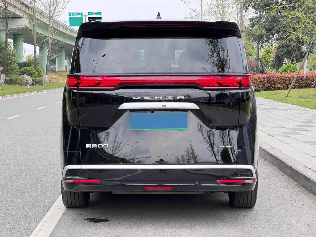 2024 Denza D9 1.5T 139HP L4 E-CVT PHEV 40KWH,autocango,china used car exporter,china ev exporter,chinese used car exporter,chinese used ev exporter