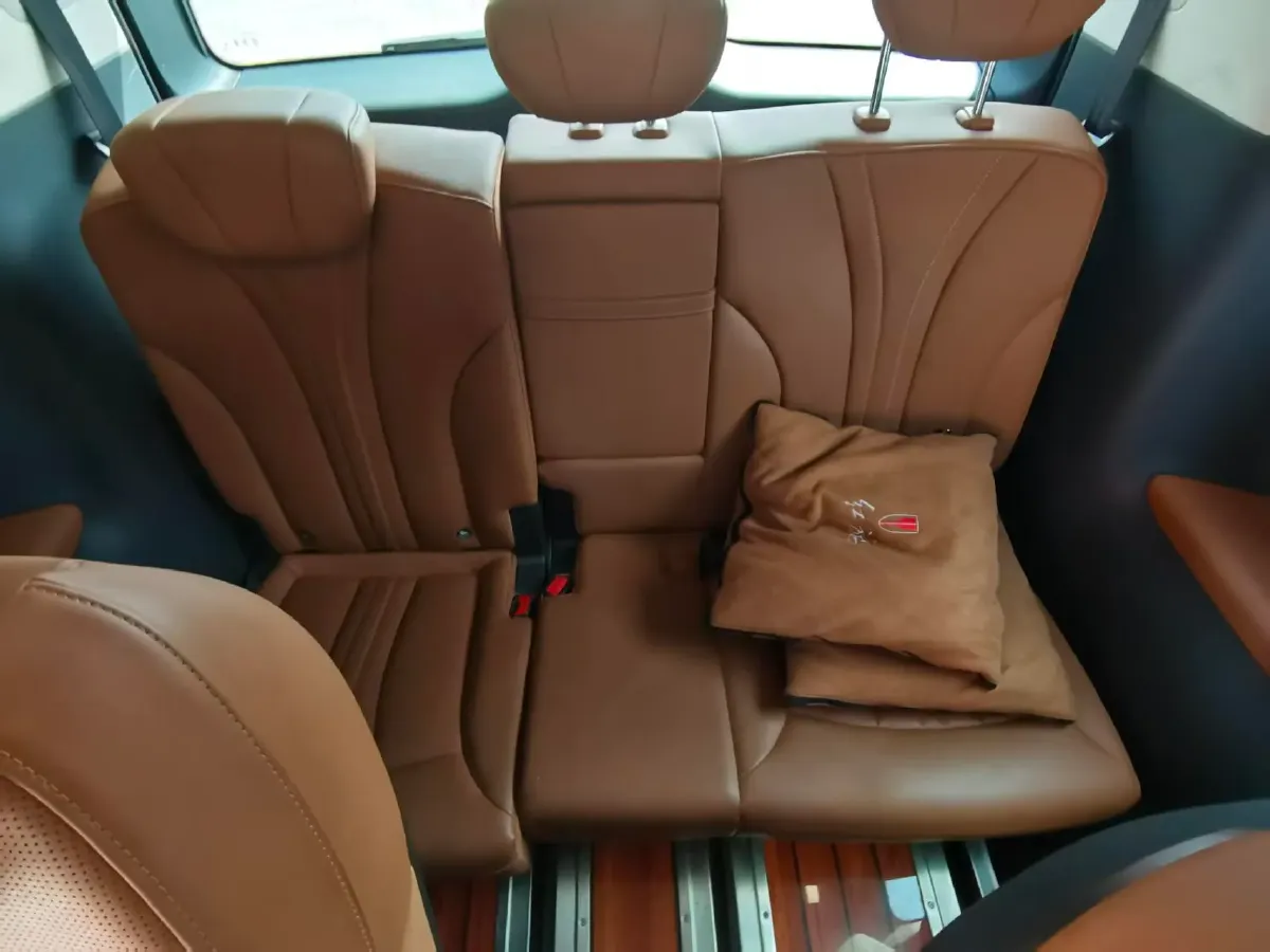 2023 HongQi HQ9 2.0T 252HP L4 8AT,autocango,china used car exporter,china ev exporter,chinese used car exporter,chinese used ev exporter