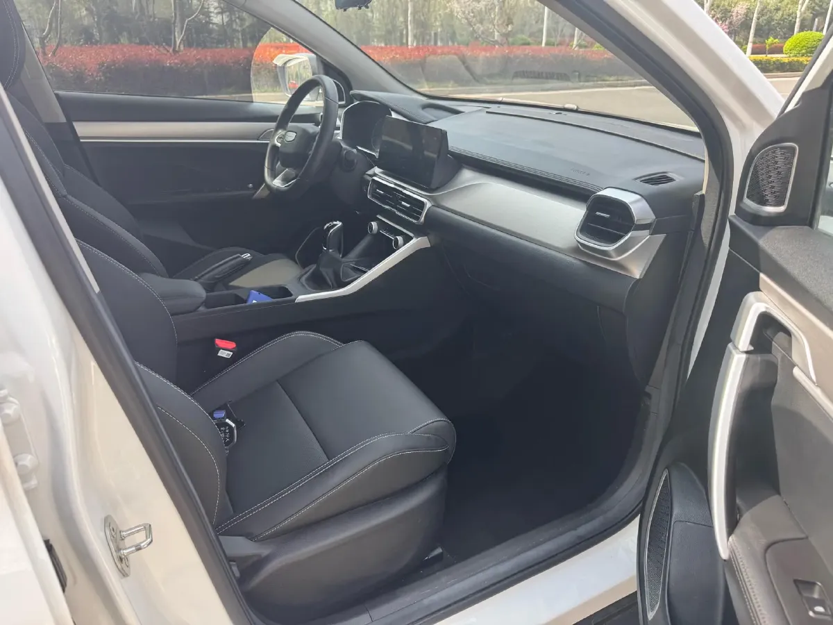 2025 Geely Coolray 1.5L 126HP L4 5MT,autocango,china used car exporter,china ev exporter,chinese used car exporter,chinese used ev exporter