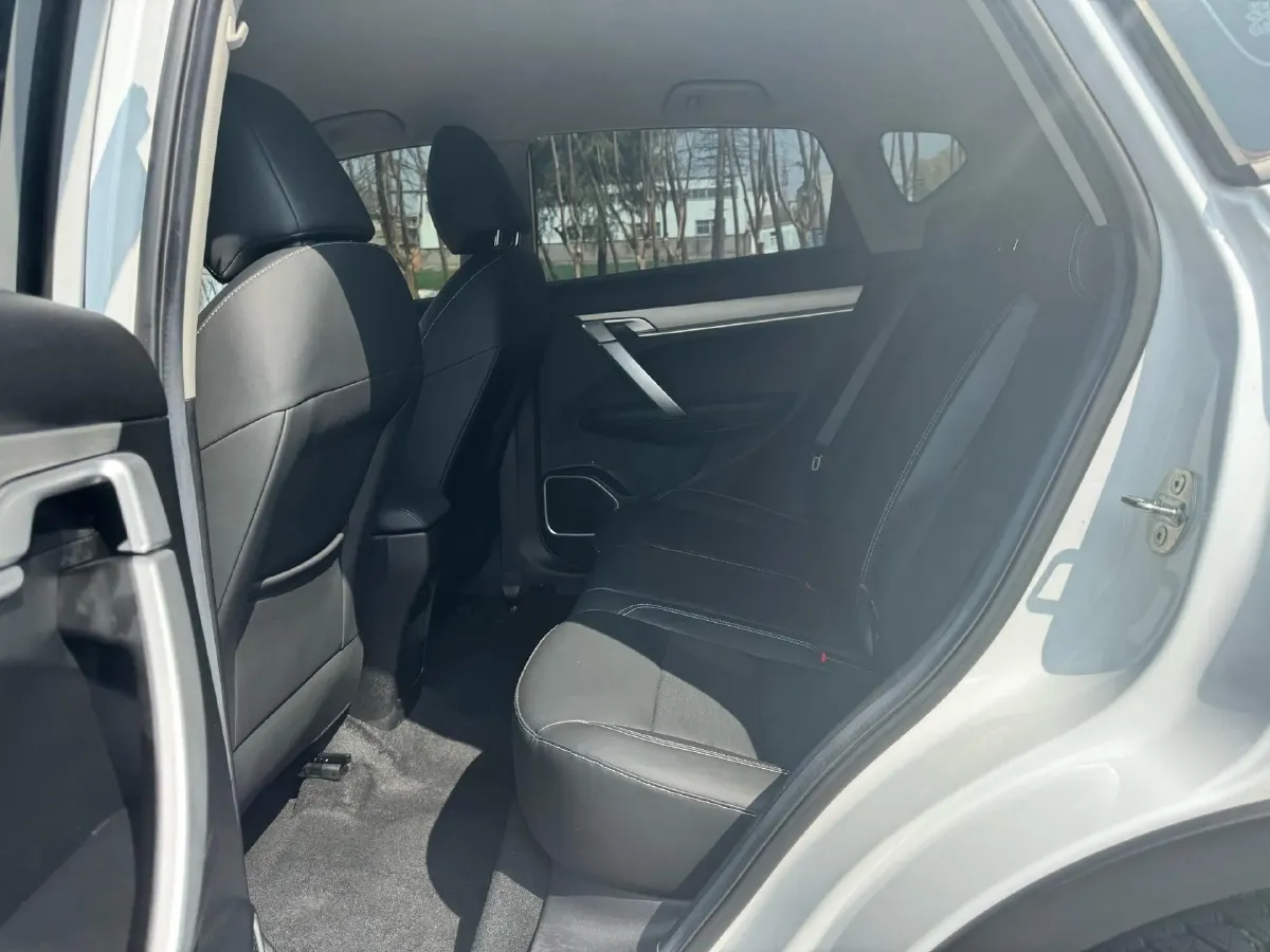 2025 Geely Coolray 1.5L 126HP L4 5MT,autocango,china used car exporter,china ev exporter,chinese used car exporter,chinese used ev exporter