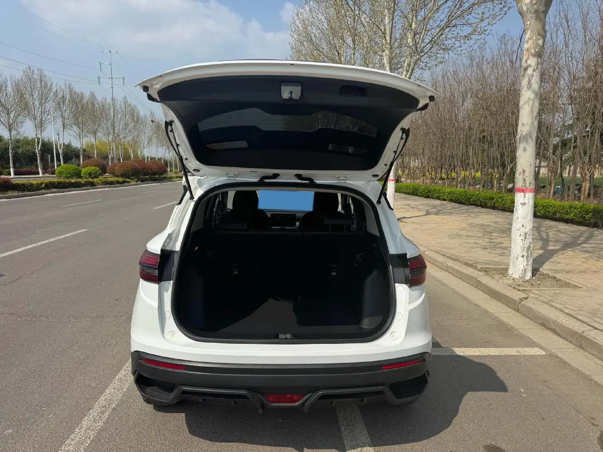 2025 Geely Coolray 1.5L 126HP L4 5MT,autocango,china used car exporter,china ev exporter,chinese used car exporter,chinese used ev exporter