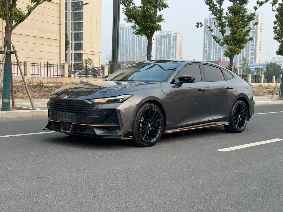 2023 ChangAn UNI-V 1.5T 188HP L4 7DCT,autocango,china used car exporter,china ev exporter,chinese used car exporter,chinese used ev exporter