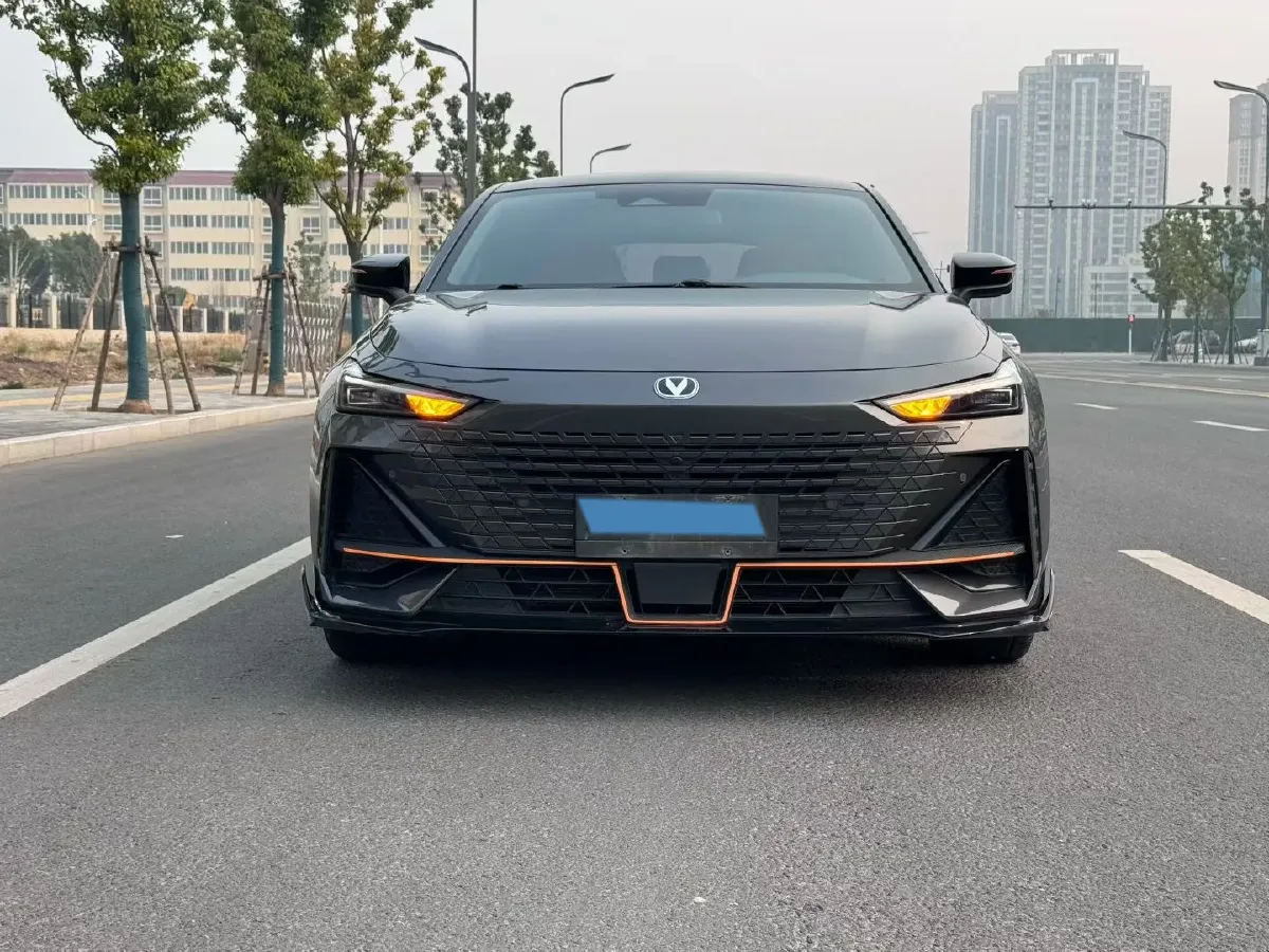 2023 ChangAn UNI-V 1.5T 188HP L4 7DCT,autocango,china used car exporter,china ev exporter,chinese used car exporter,chinese used ev exporter