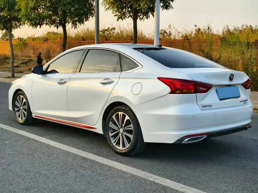 2021 ChangAn Raeton CC 1.5T 180HP L4 7DCT,autocango,china used car exporter,china ev exporter,chinese used car exporter,chinese used ev exporter