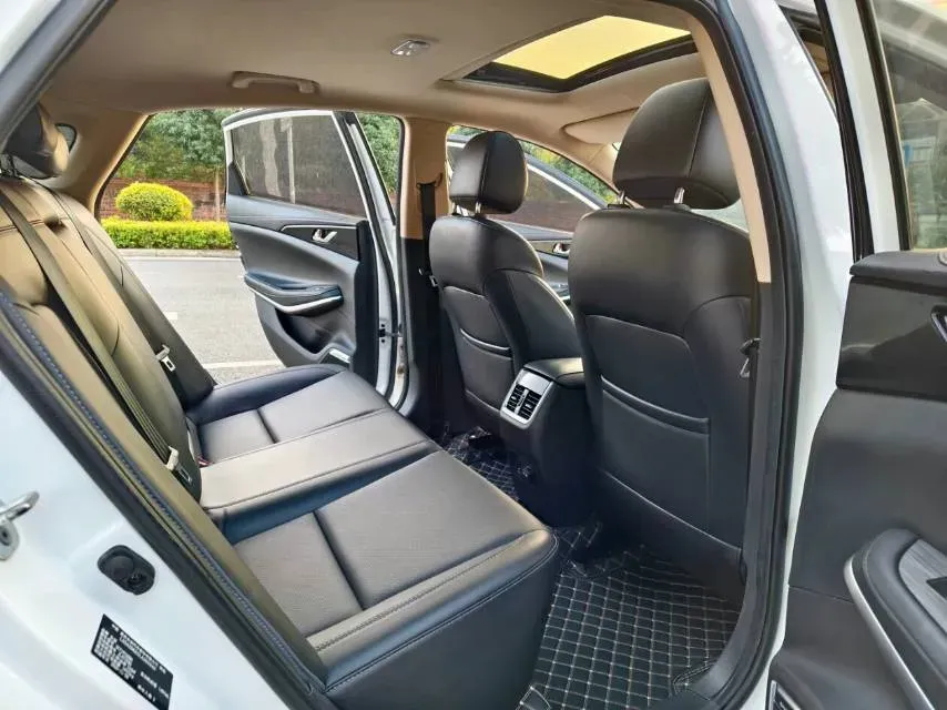 2021 ChangAn Raeton CC 1.5T 180HP L4 7DCT,autocango,china used car exporter,china ev exporter,chinese used car exporter,chinese used ev exporter